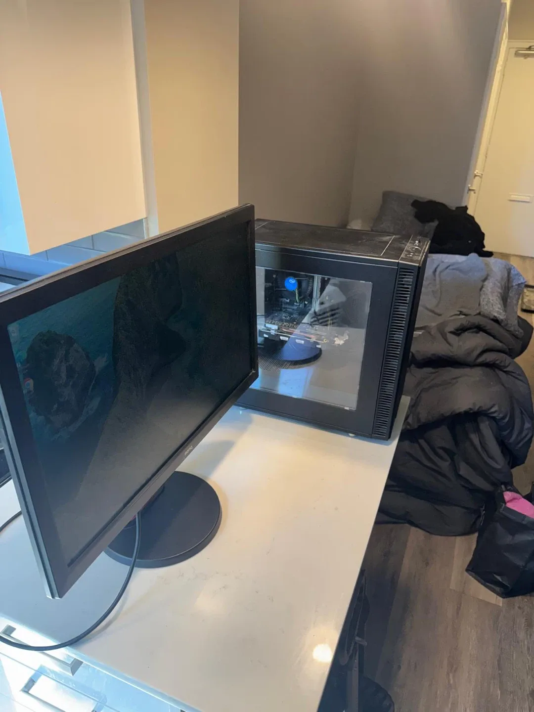 Gaming PC i7-8700 + GTX 1060 + 16GB RAM + 24” BenQ Monitor - photo 2
