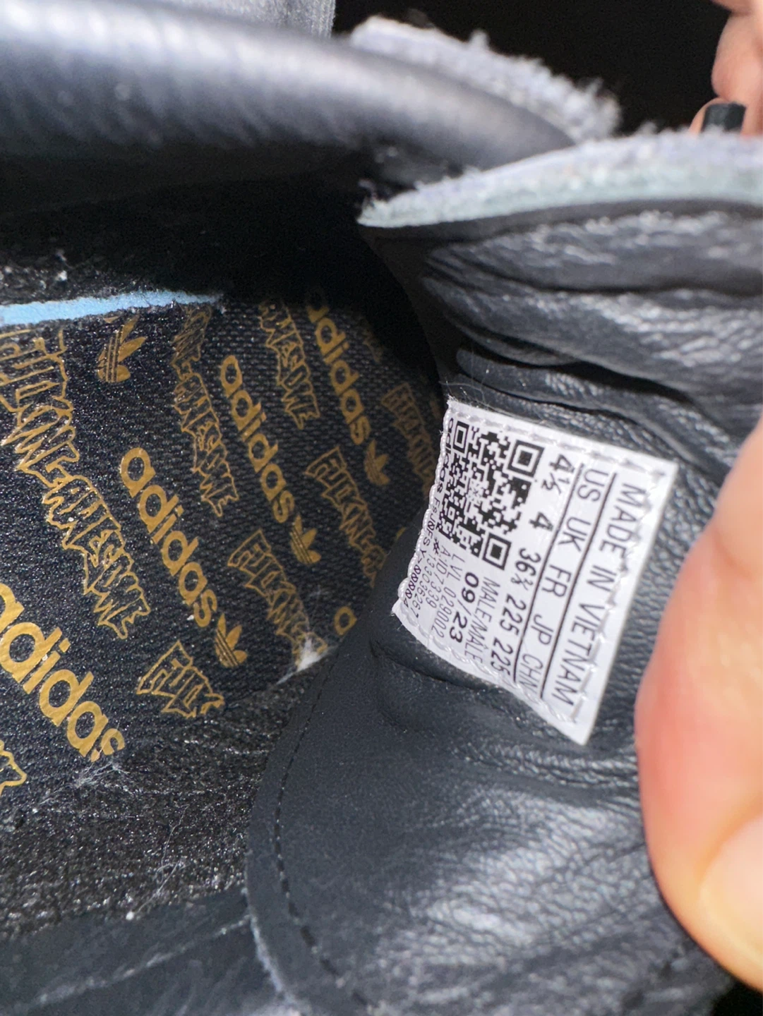 Adidas Samba "Fucking Awesome" Black Leather Sneakers Size 4.5 - photo 3