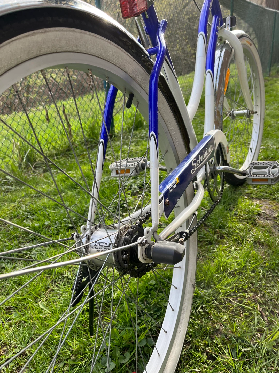 Schwinn Cruiser Bicycle - White and Blue - photo 4
