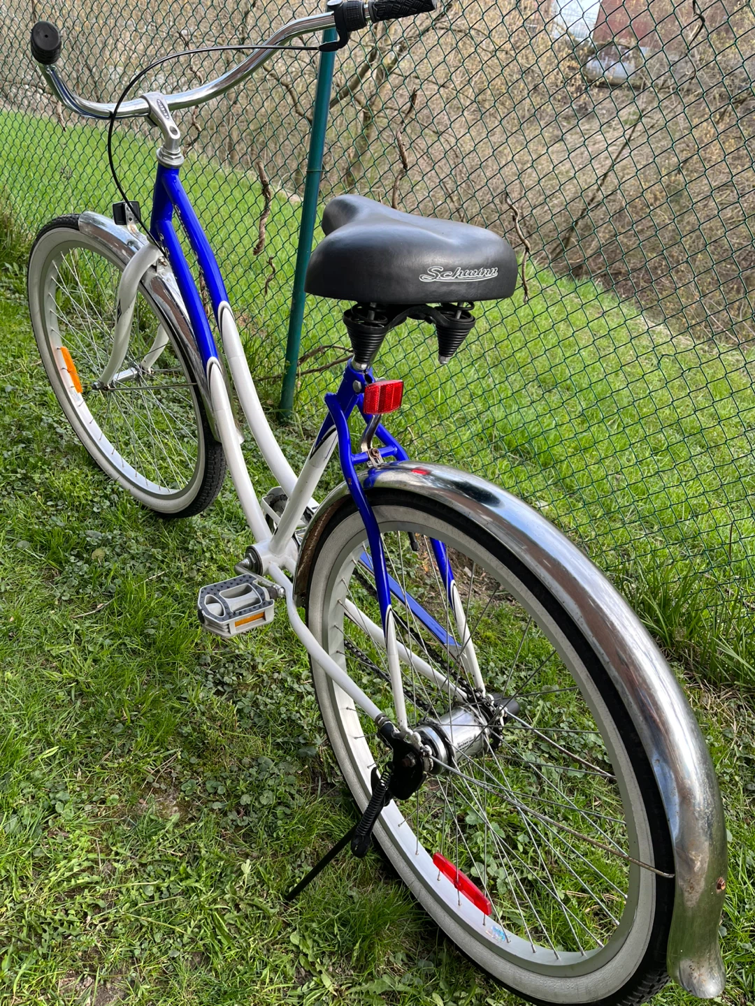 Schwinn Cruiser Bicycle - White and Blue - photo 3