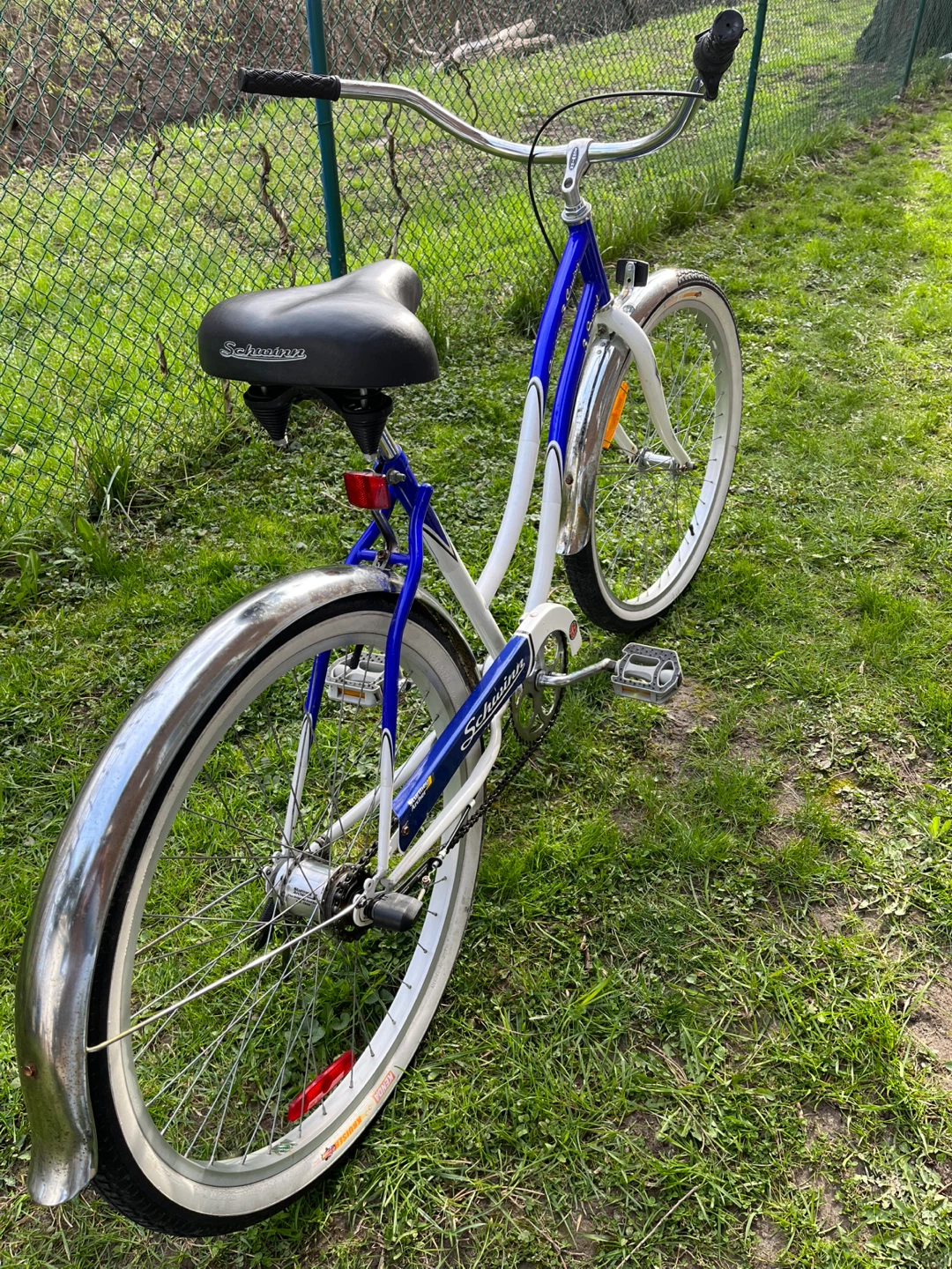 Schwinn Cruiser Bicycle - White and Blue - photo 5