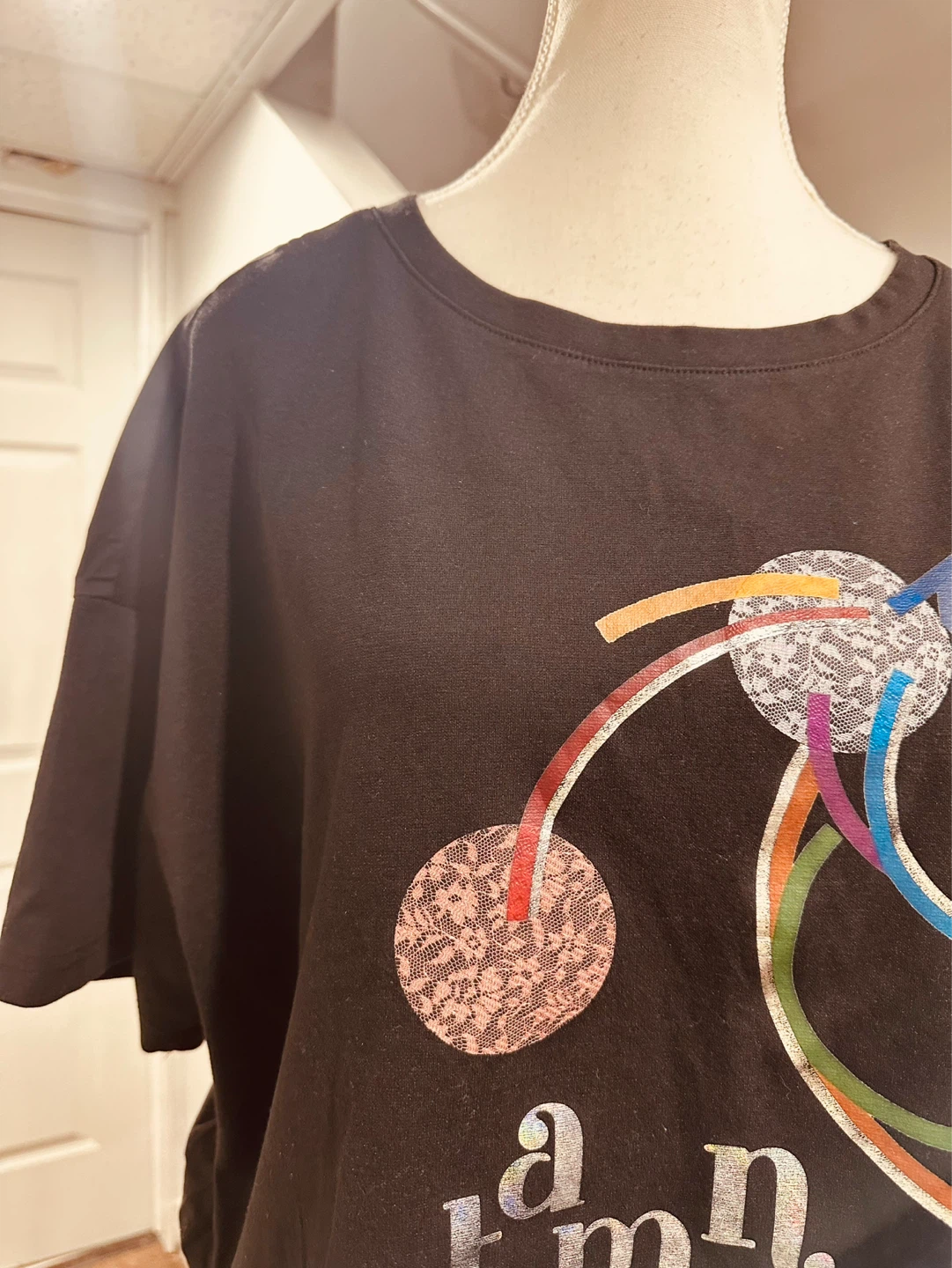 Black T-shirt with graphic print - photo 2
