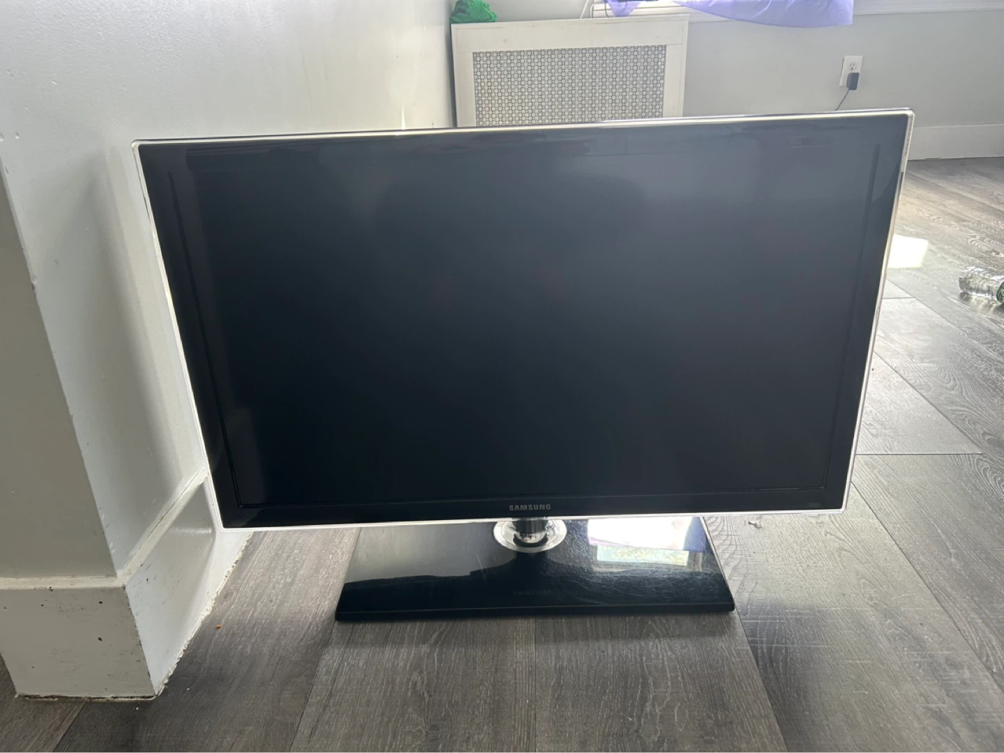 Samsung 32-inch LED TV