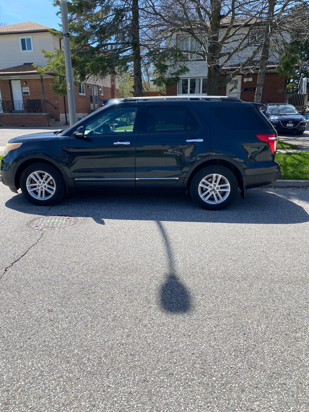 2014 Ford Explorer XLT AWD 7 Passenger SUV