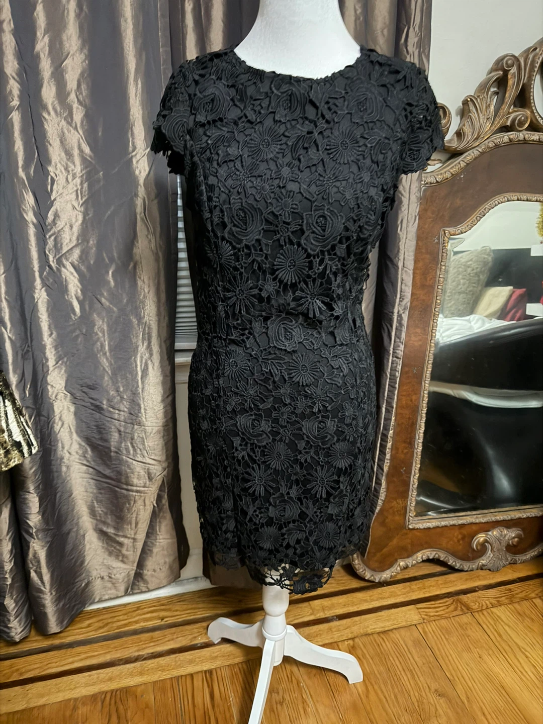 🌱Lulus Black Lace Cap Sleeve Mini Dress Size S - photo 3