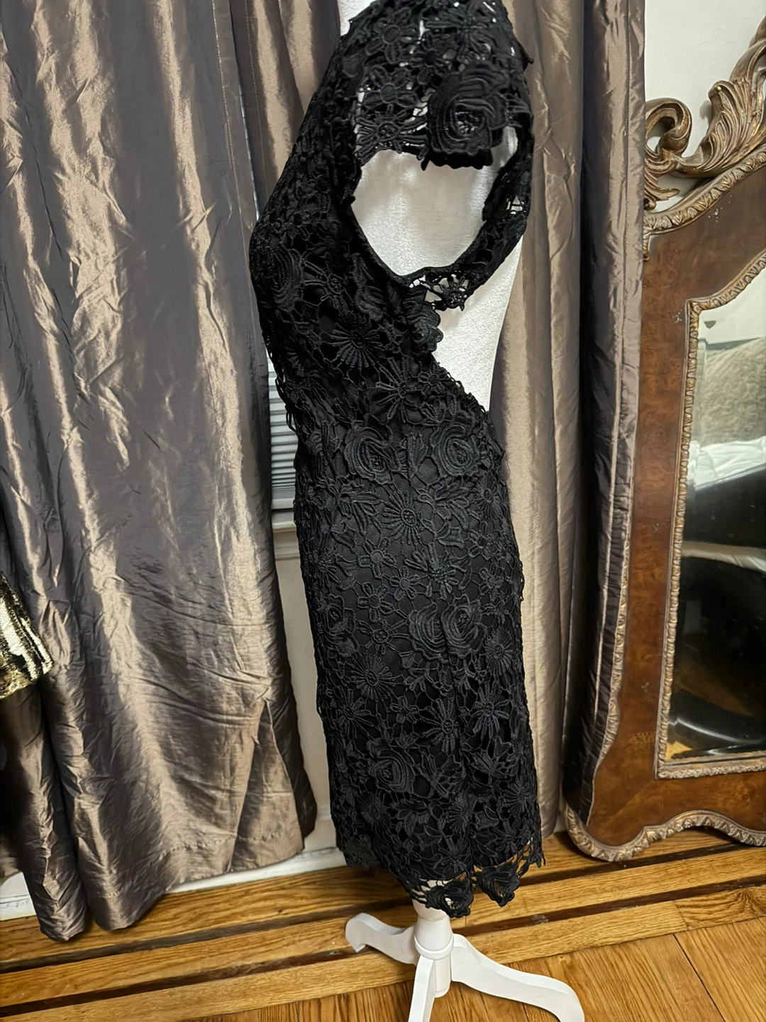 🌱Lulus Black Lace Cap Sleeve Mini Dress Size S - photo 4