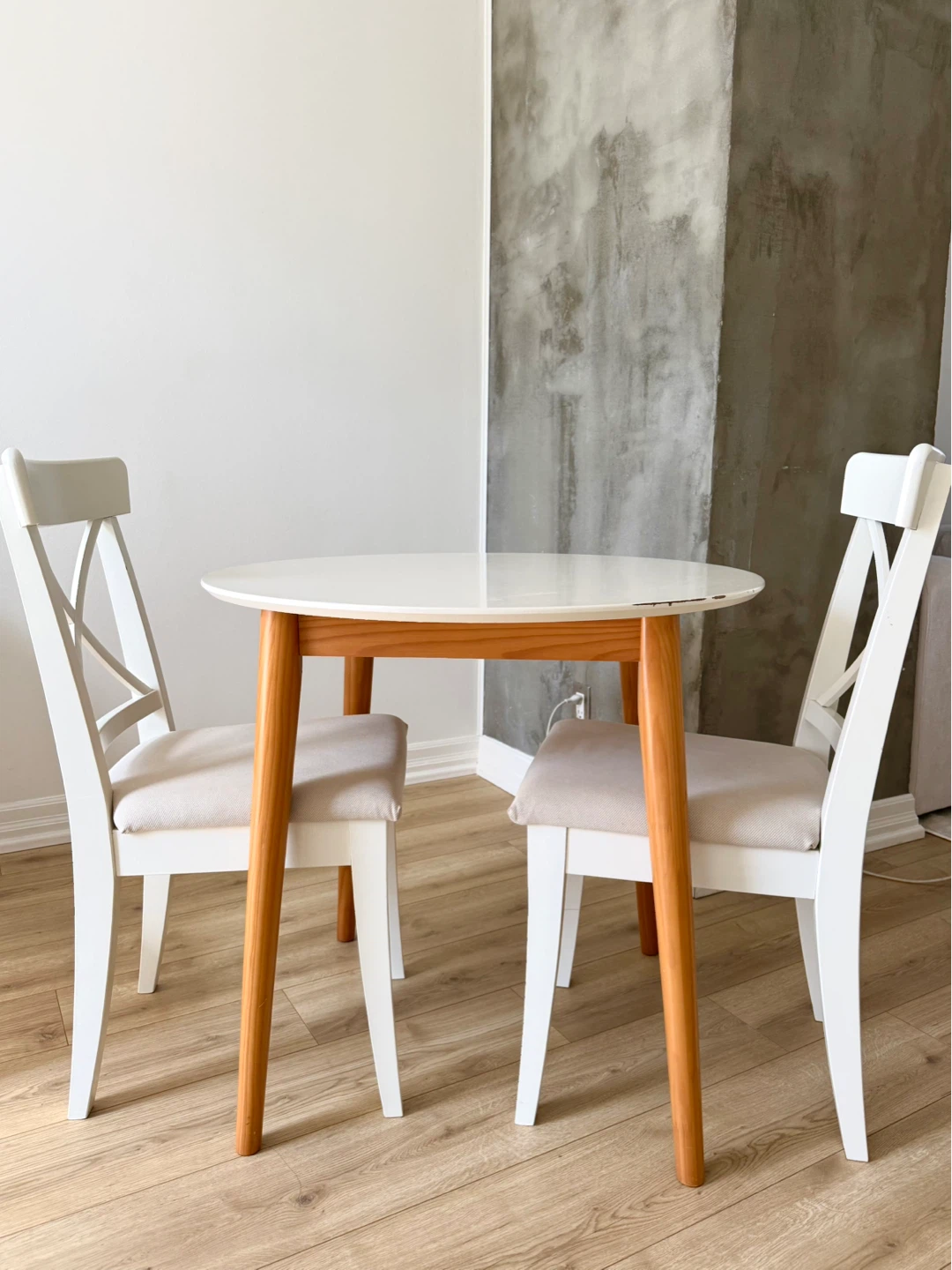White Round Table Set with 2 Dining Chairs - photo 2