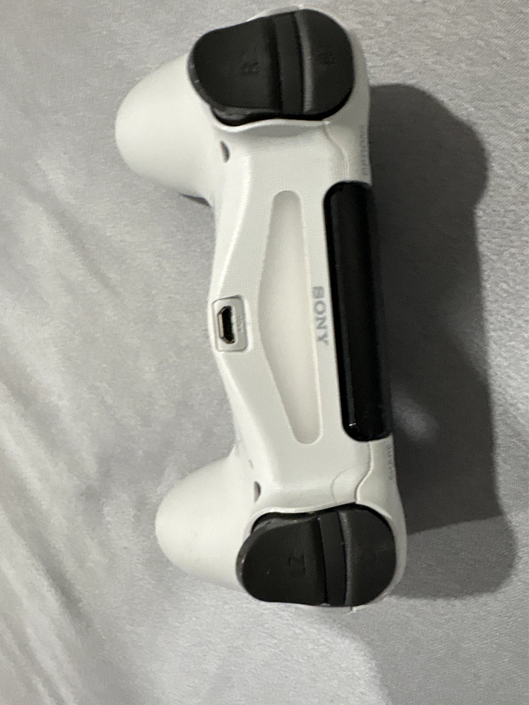 Sony PlayStation DualShock 4 Wireless Controller - White - photo 3
