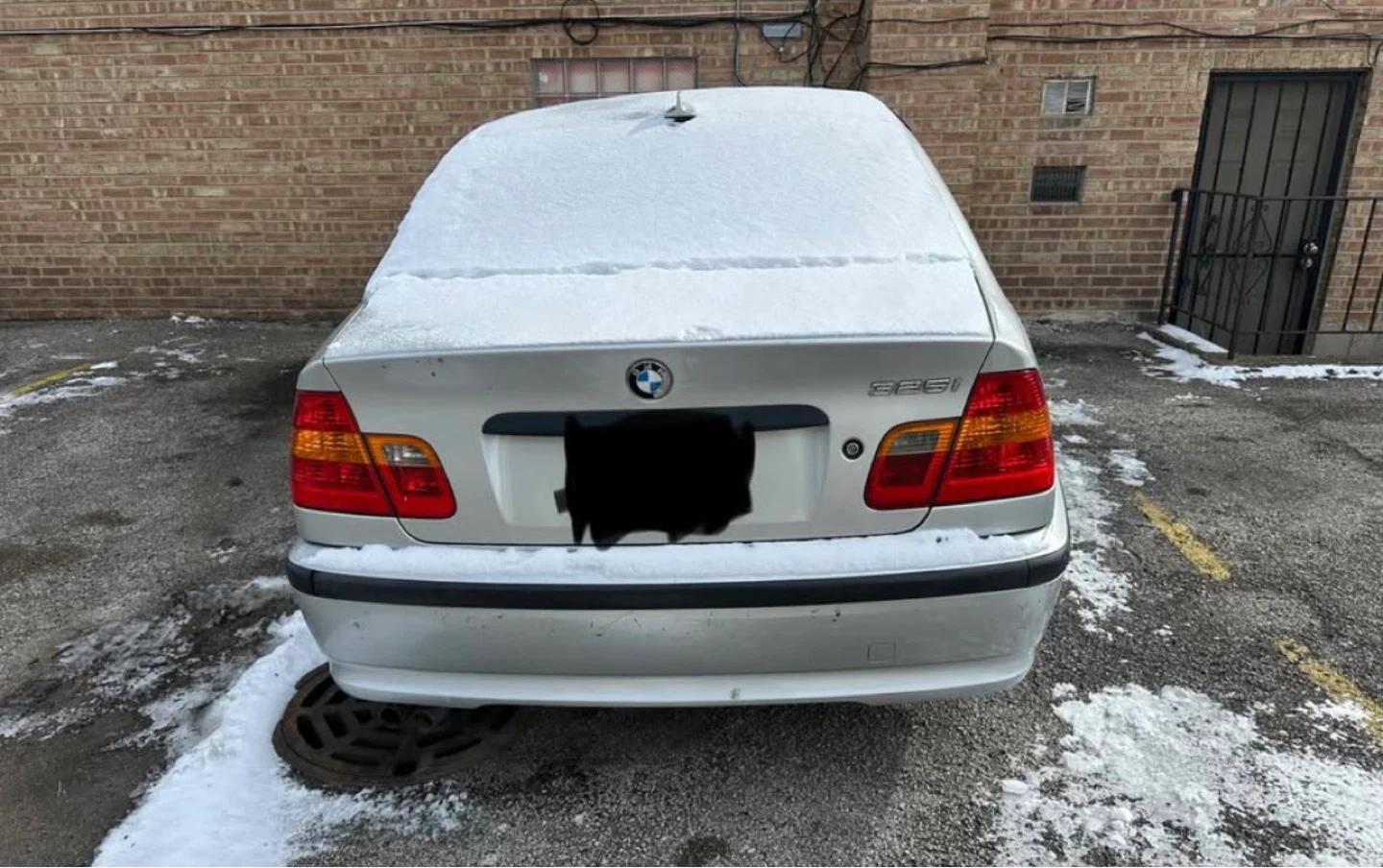 BMW 325i Sedan - photo 2