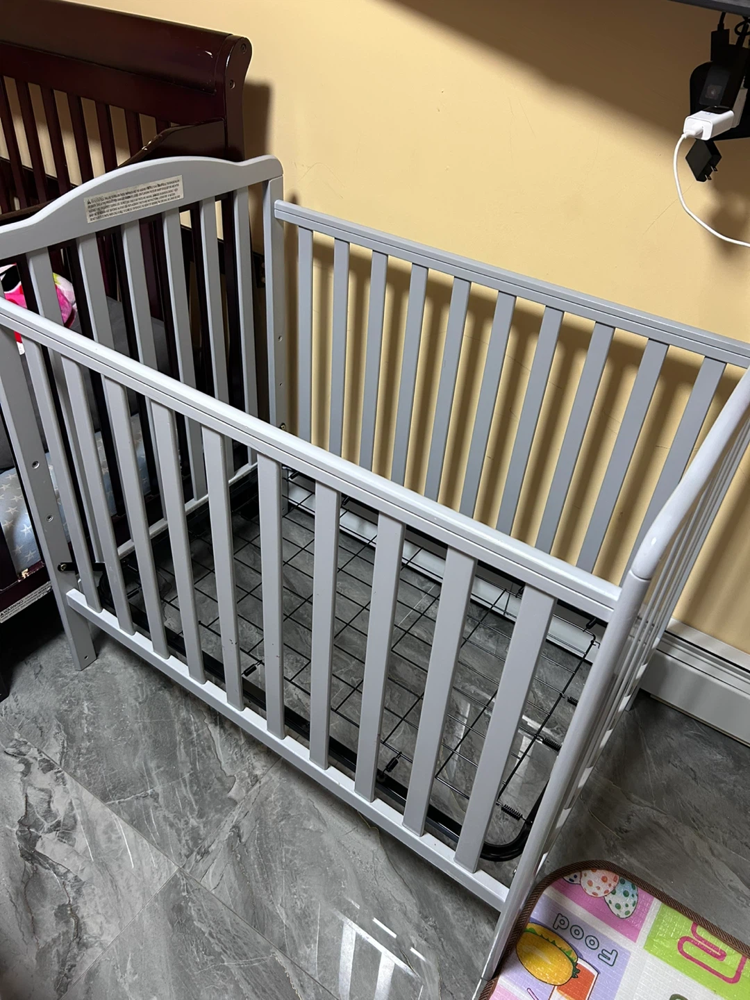 Baby Crib with Mattress Support - photo 2
