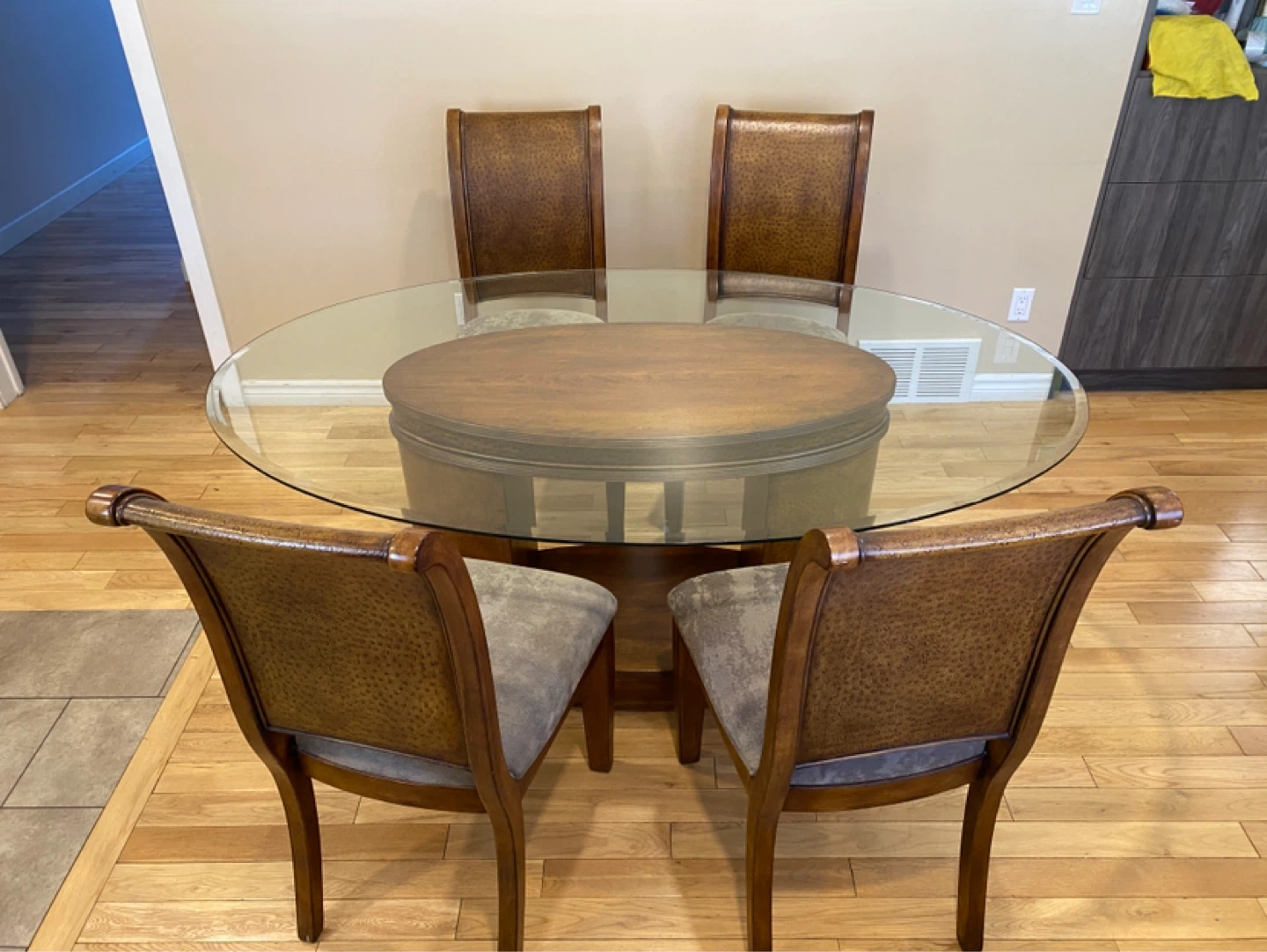 Ashley Furniture Glass Top Dining Table Set (CAN DELIVER) - photo 2