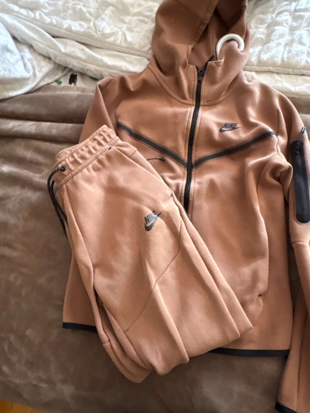 Nike Tech Fleece Full Zip Hoodie & Pants Set