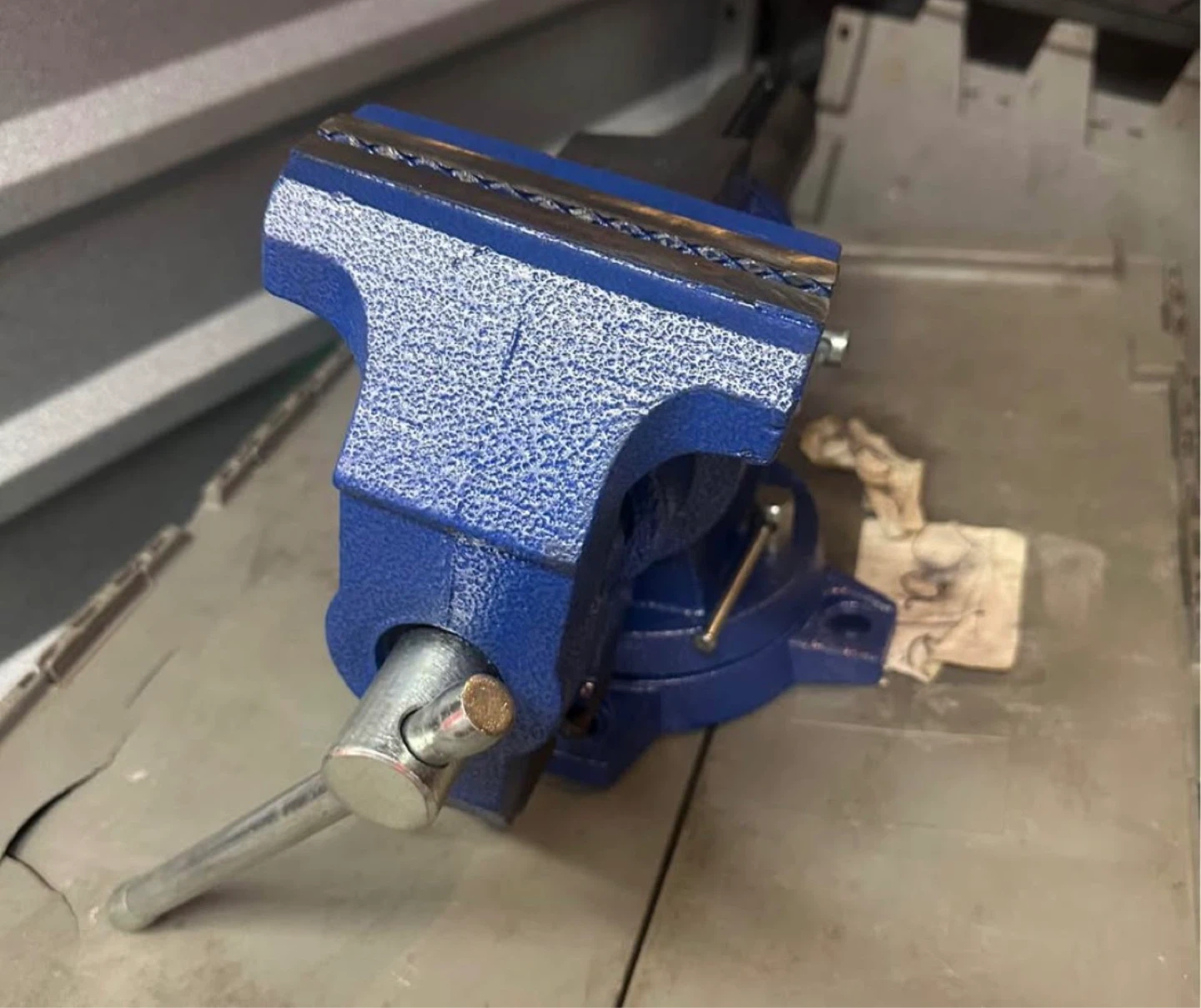 Blue Bench Vise - photo 3