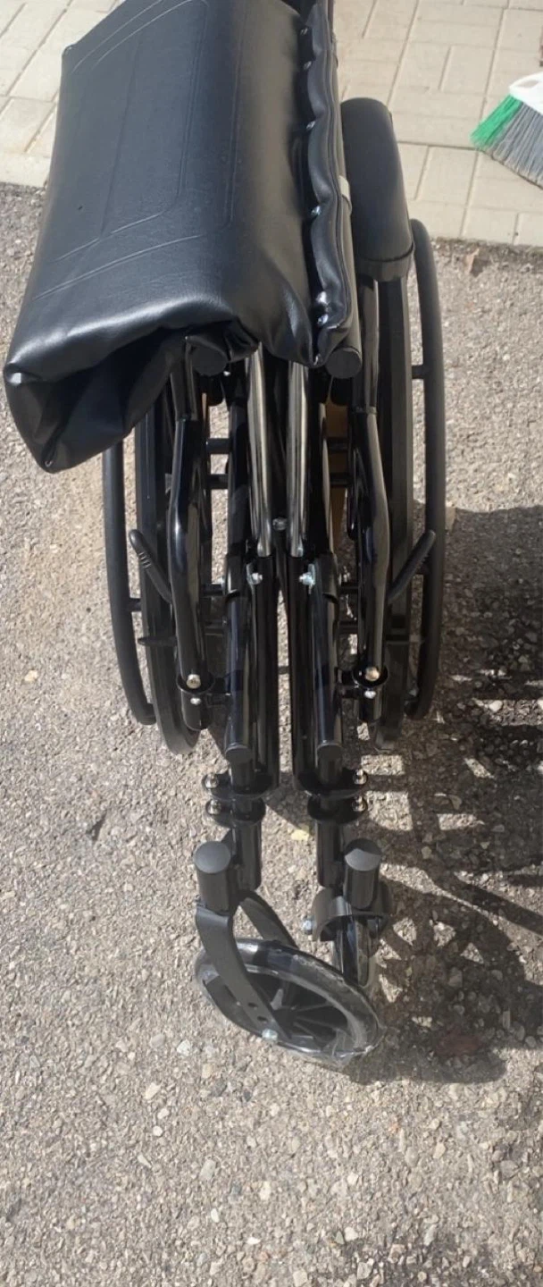 Brand New Folding Ezee Wheelchair – Lightweight, Never Used - photo 2