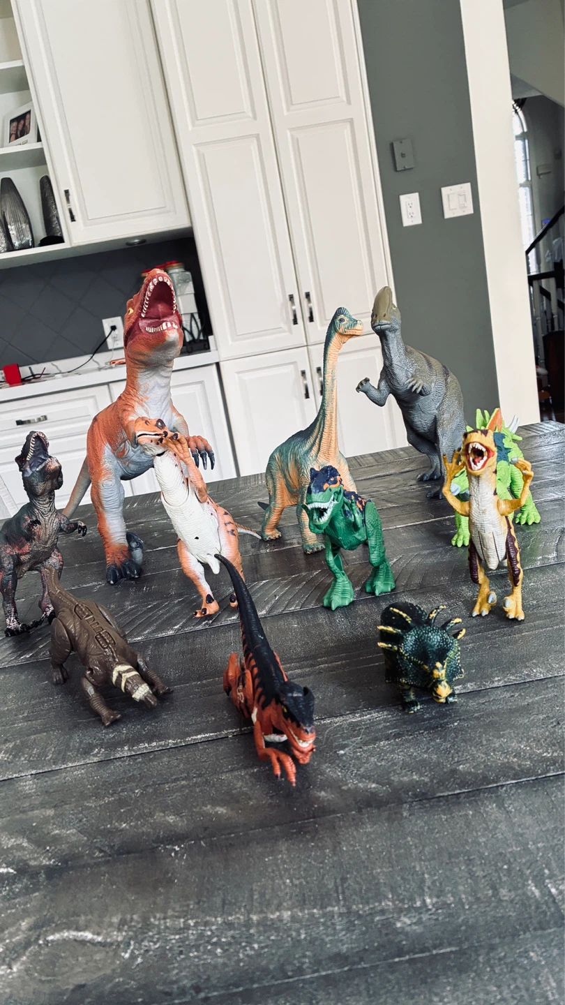 11 toy dinosaurs