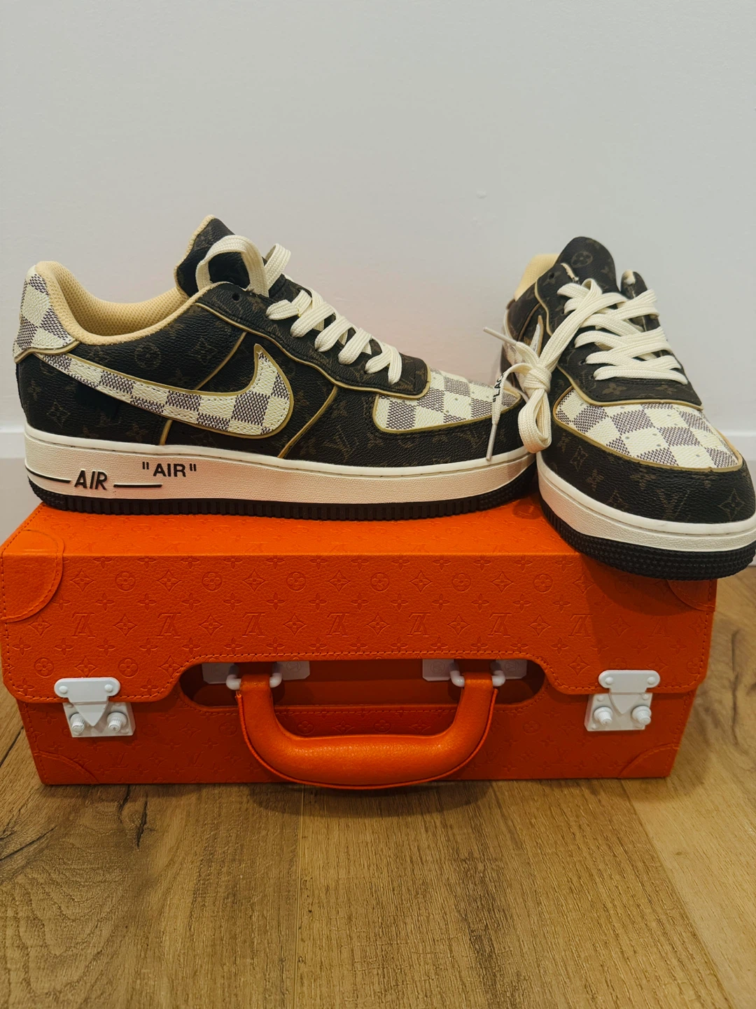 L-V x Nike Air Force 1 Low Sneaker - photo 2