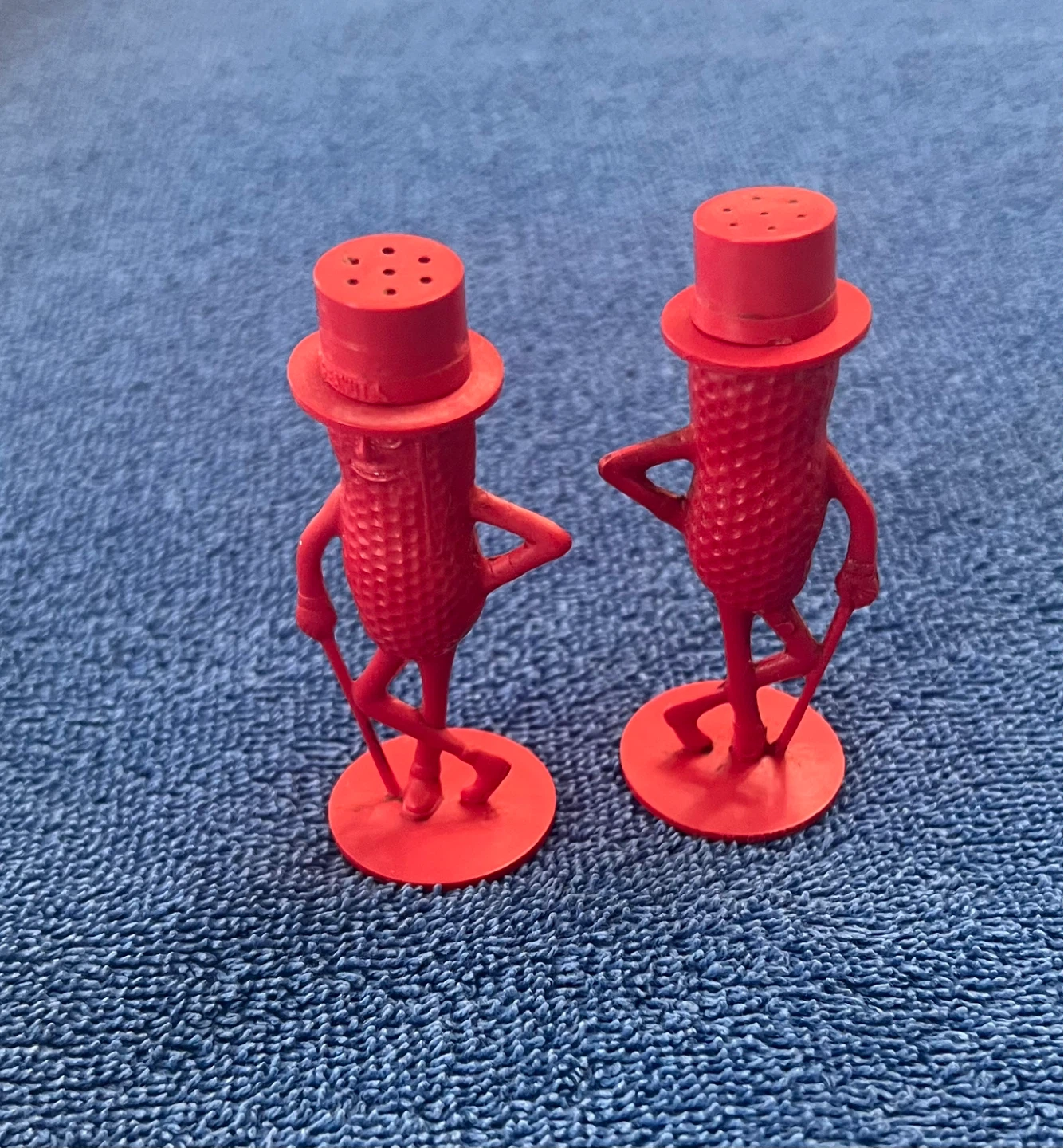Planters Mr. Peanut Red Salt & Pepper Shakers Set (G14)