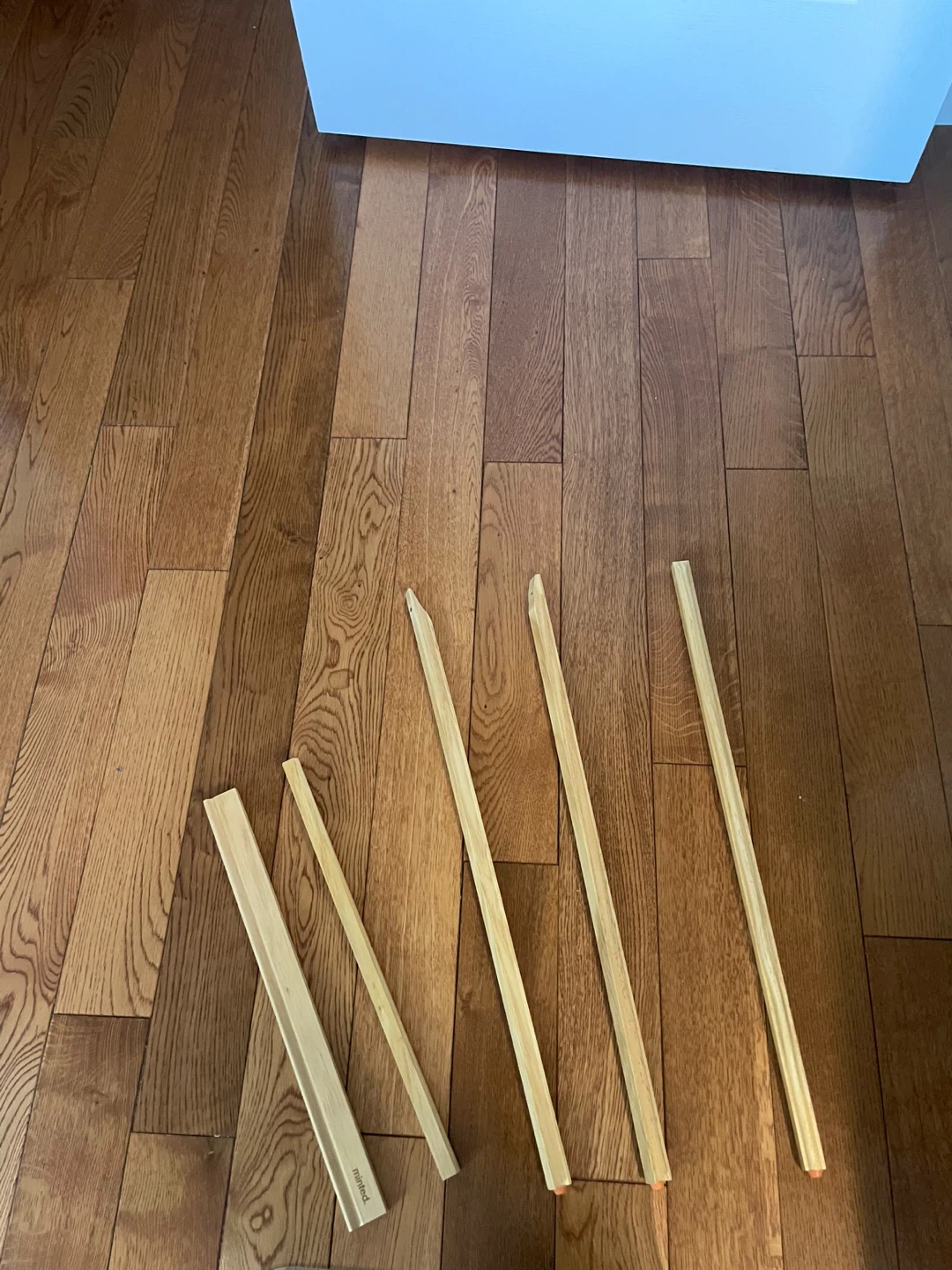 FREE Wooden Easel / Display Stand - photo 3
