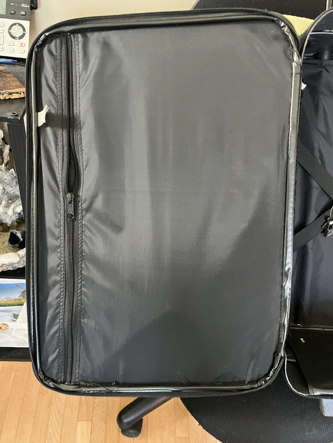 Buxton Black Rolling Suitcase - photo 5