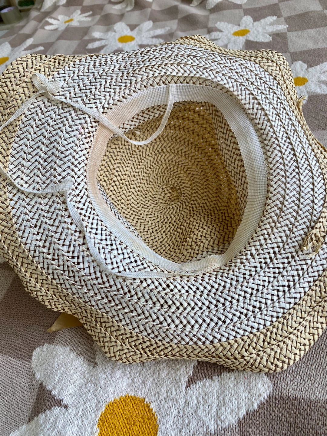 Tan Straw Sun Hat with Ribbon and Flower 🌱 - photo 3