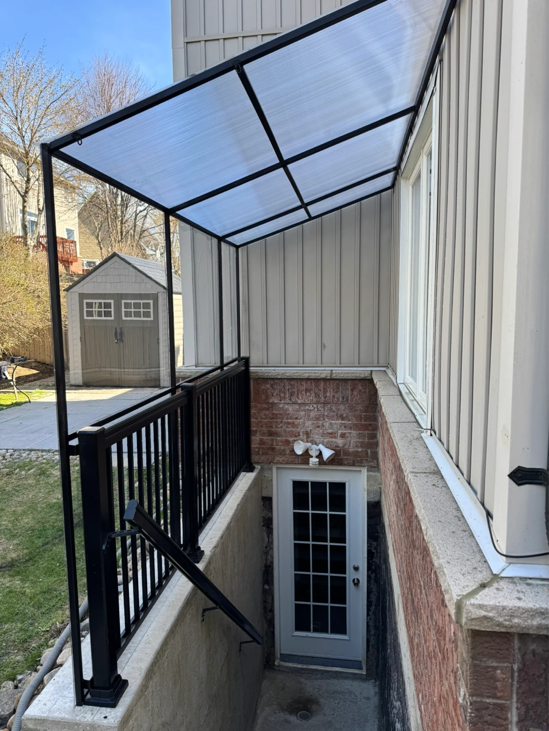 Legal basement rent 2 bed 1 washroom with separate entrance
