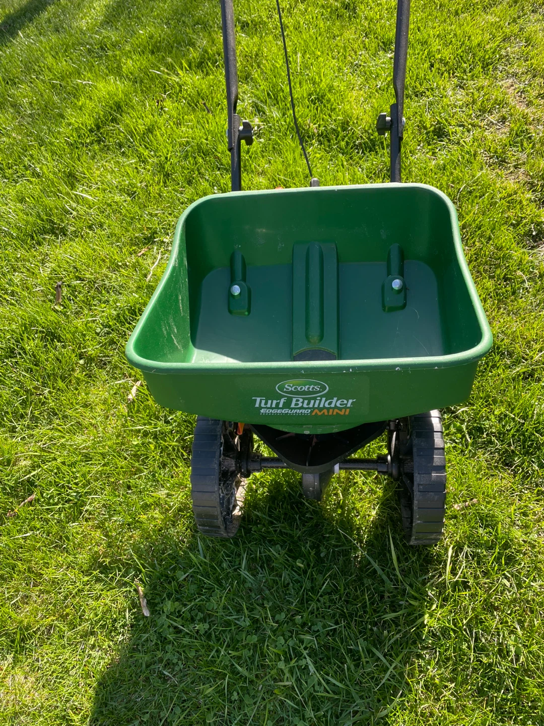 Scott’s fertilizer spreader - photo 4