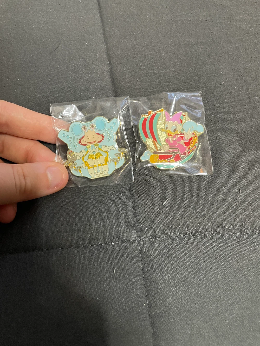 Tokyo Disney pins - photo 3