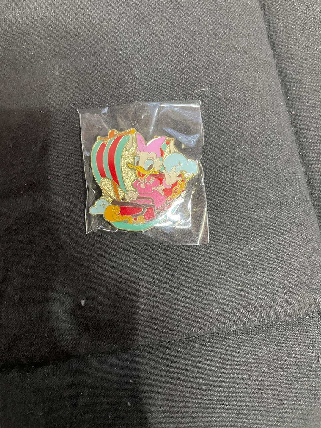 Tokyo Disney pins - photo 2