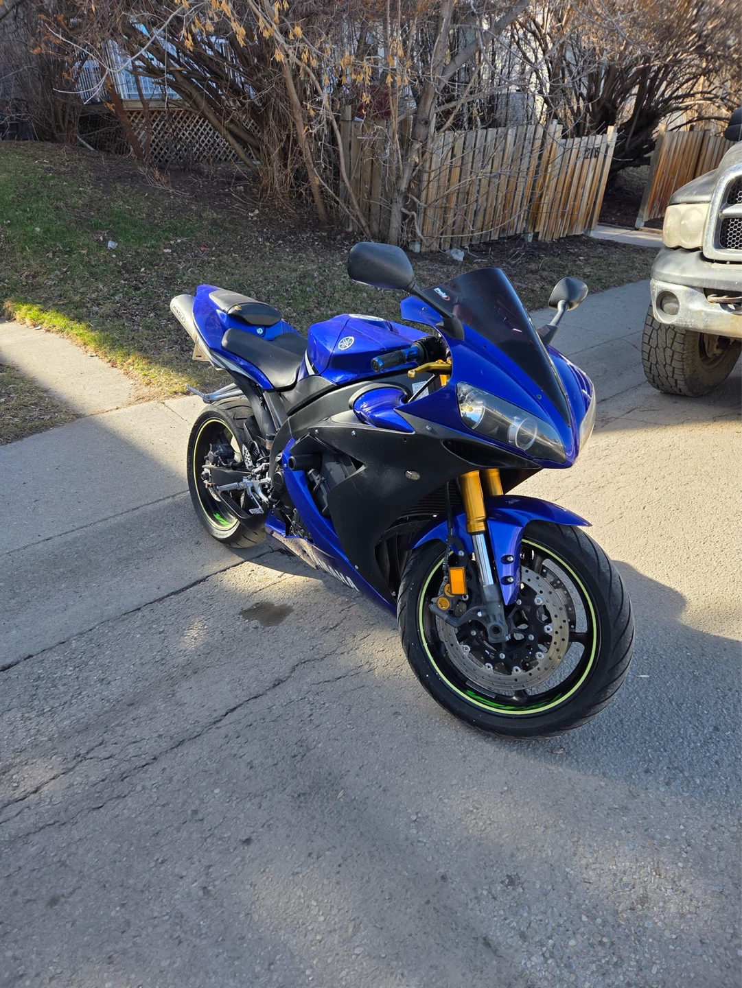 2006 Yamaha R1 racing blue metallic