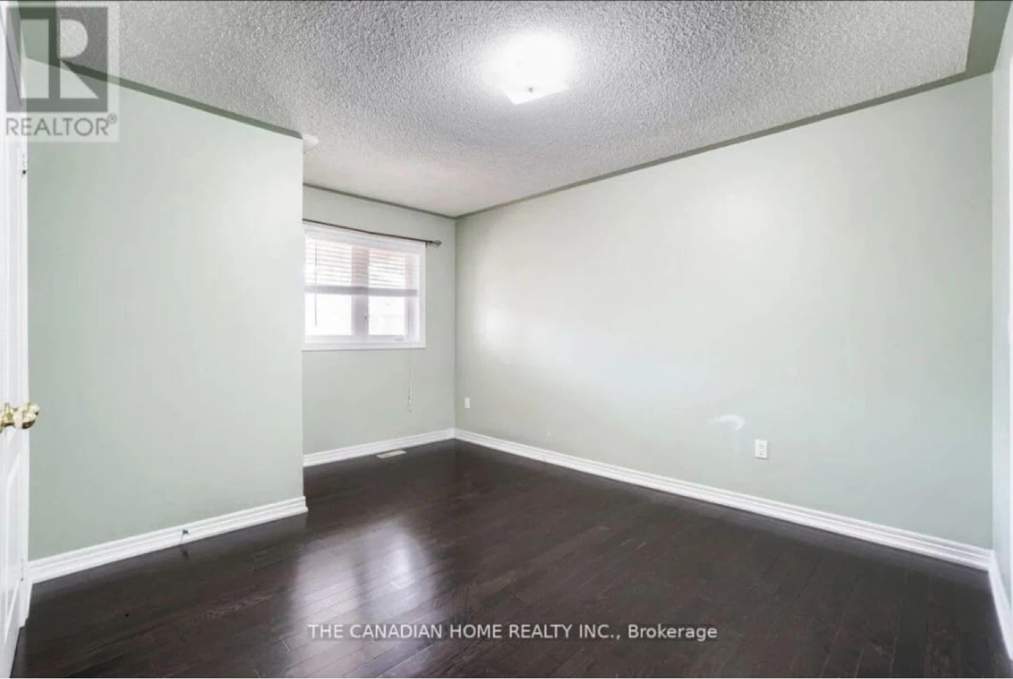 Private/Shared room for rent from May 1st - photo 2
