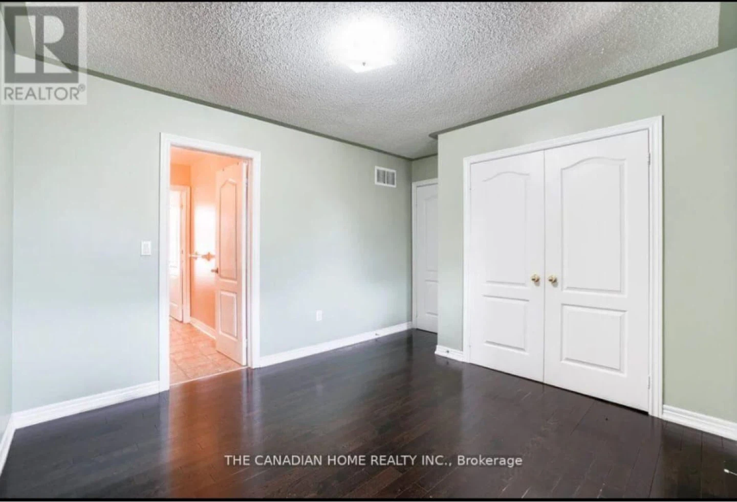 Private/Shared room for rent from May 1st - photo 3