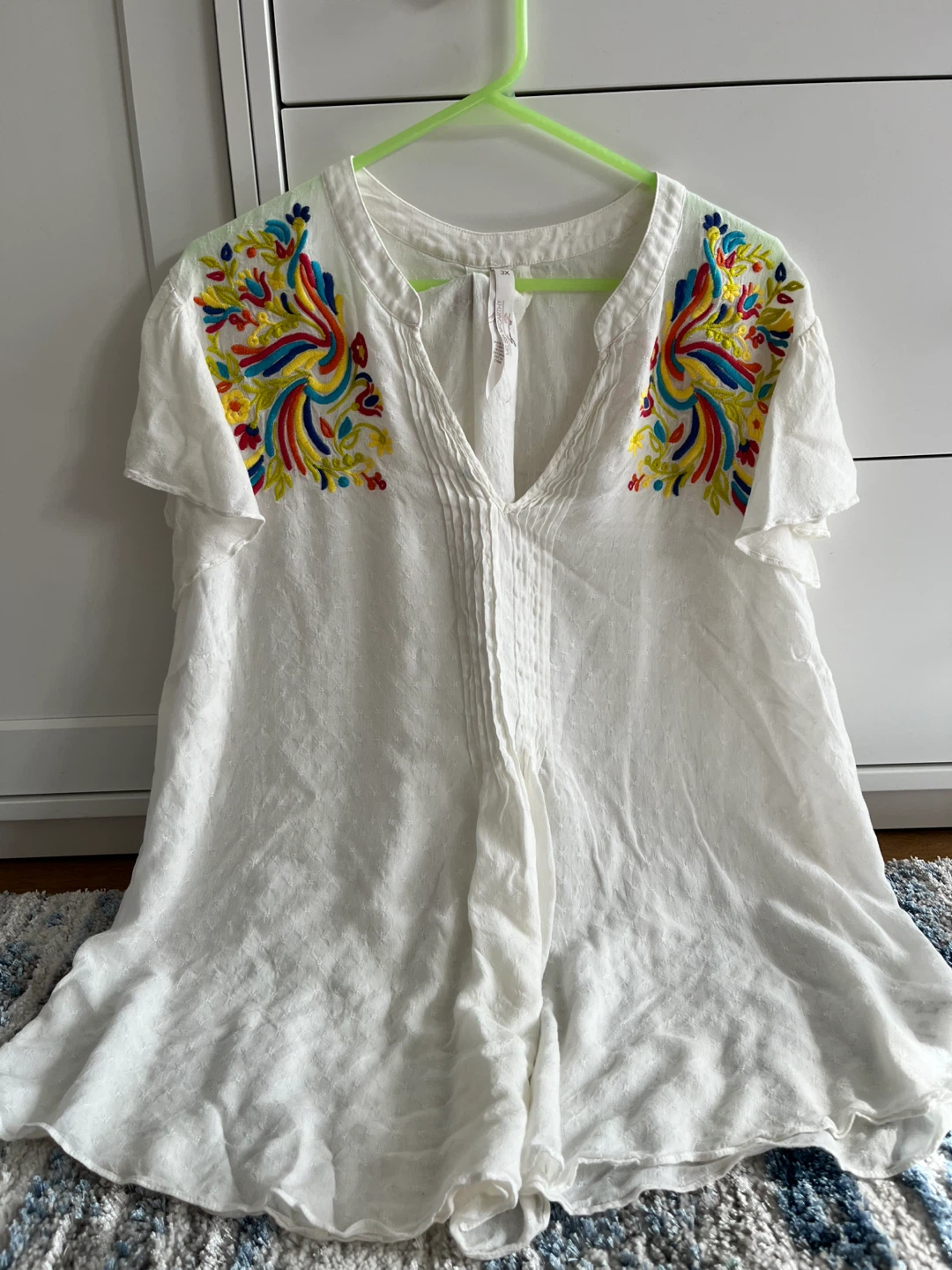 🌱 Melissa McCarthy White Embroidered Tunic Top
