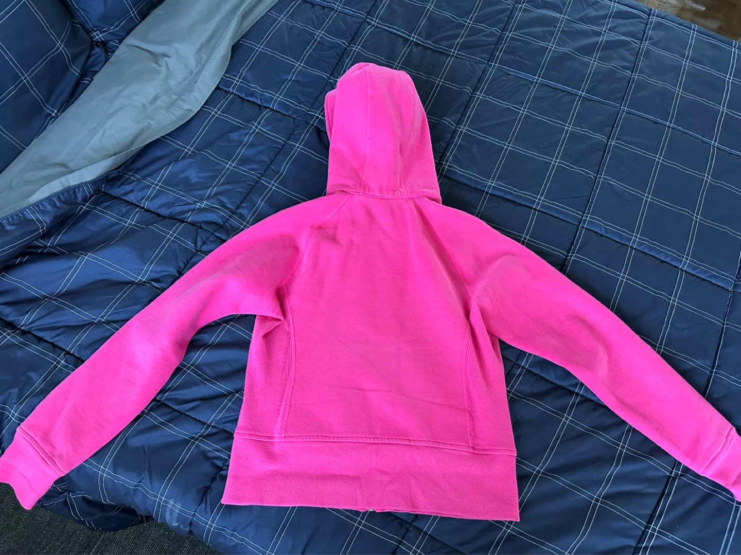 Lululemon Scuba Hot Pink Hoodie - photo 2