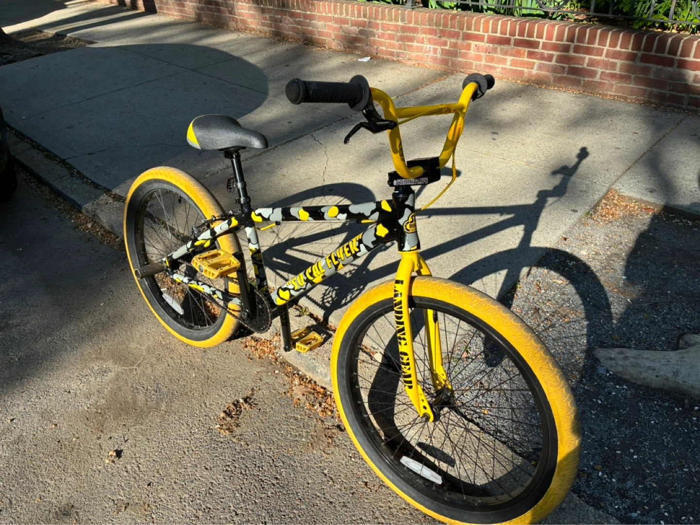 NEGOTIABLE SE "So Cal Flyer" and kryptonite lock - photo 4