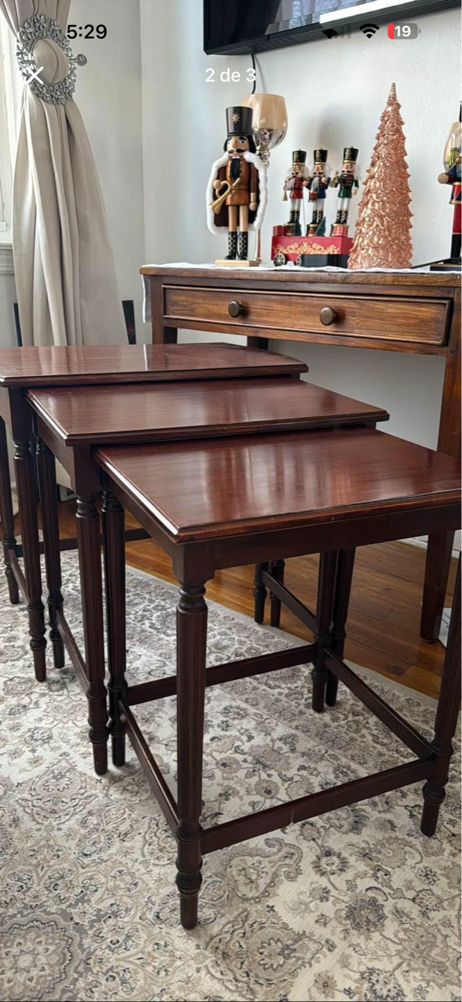 Nesting Tables - Mahogany