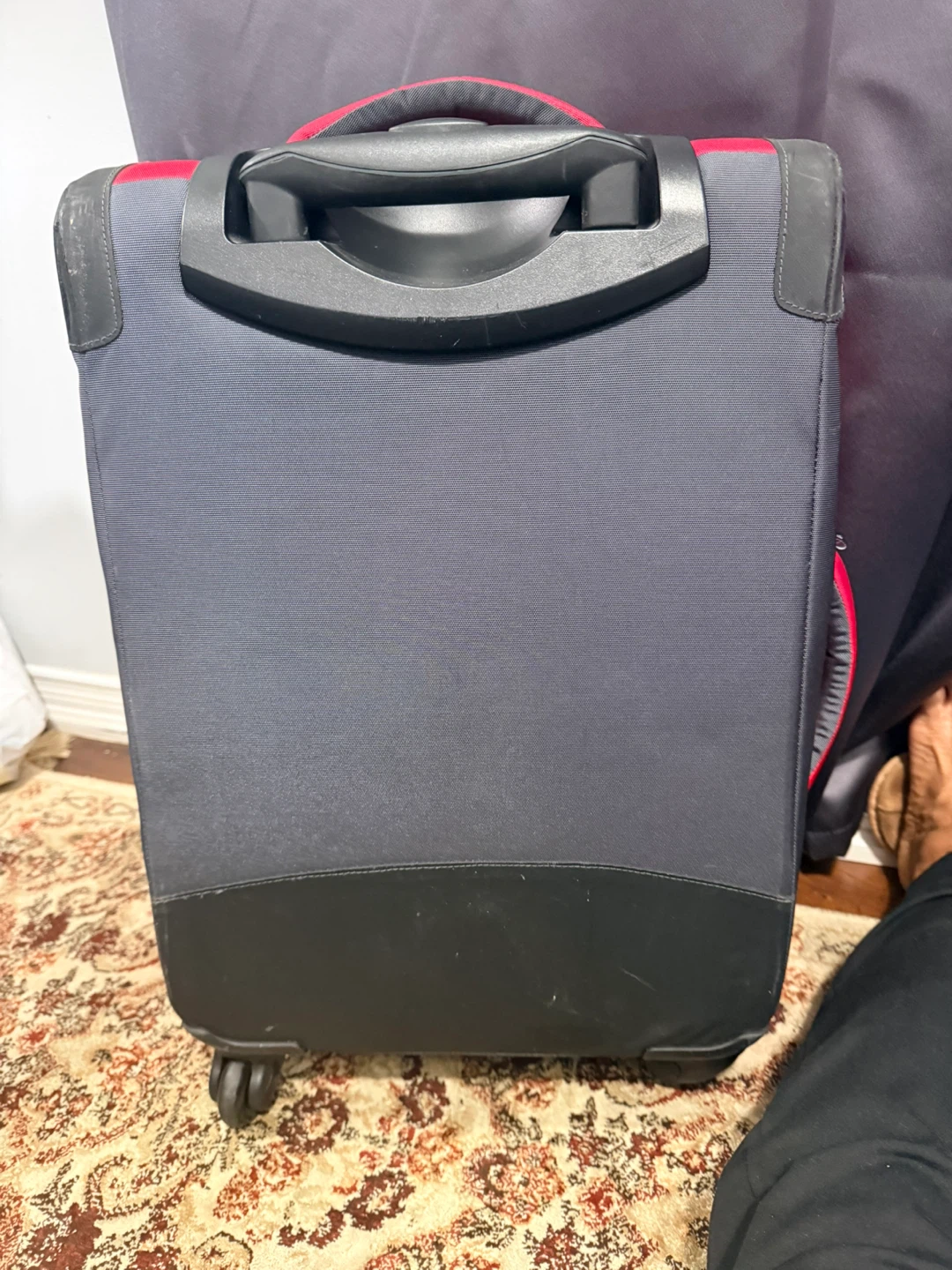 Eagle Creek Rolling Suitcase carry on size - photo 3