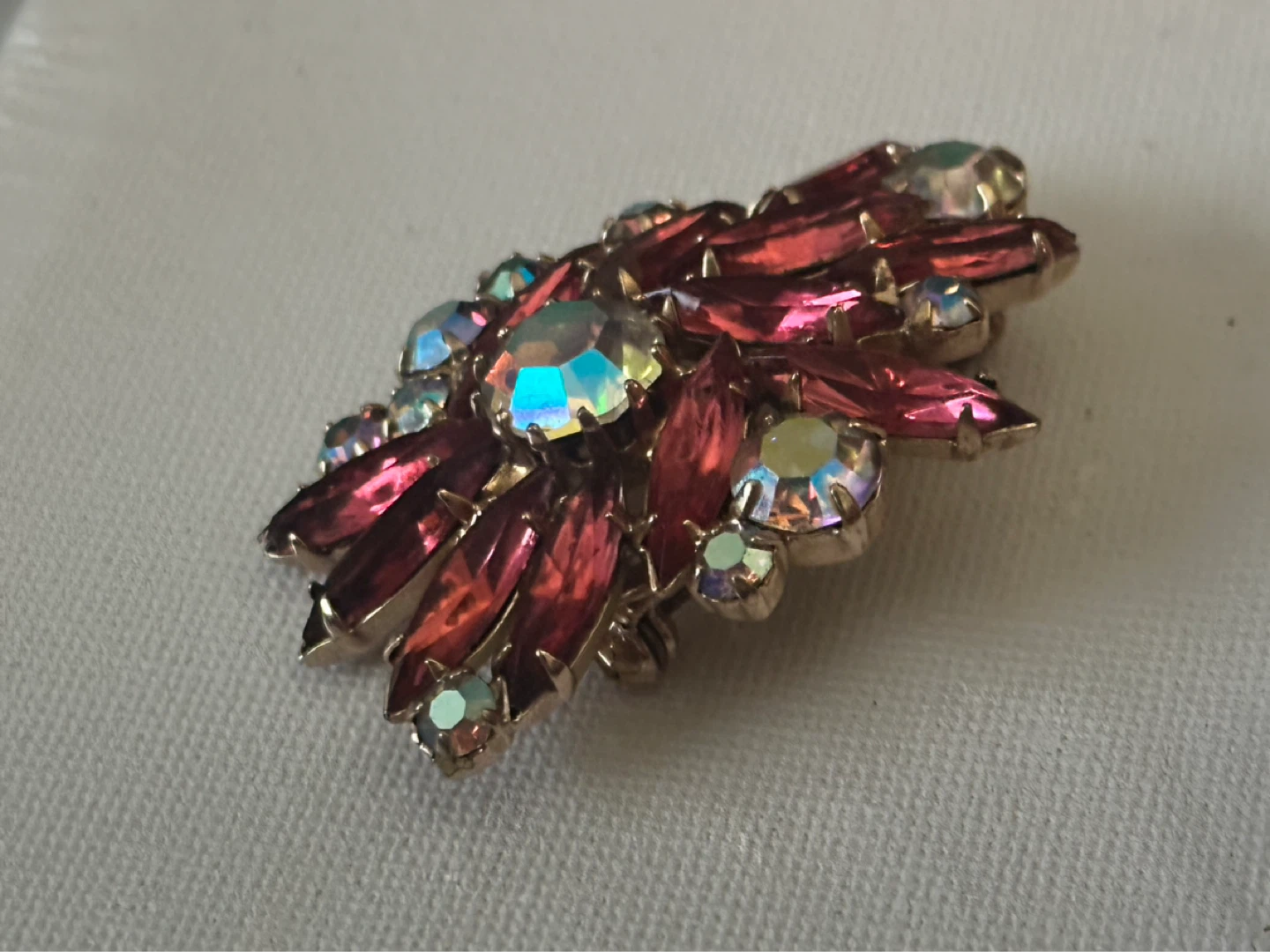 Mid Century Aurora Borealis Pink Rhinestone Brooch - photo 3