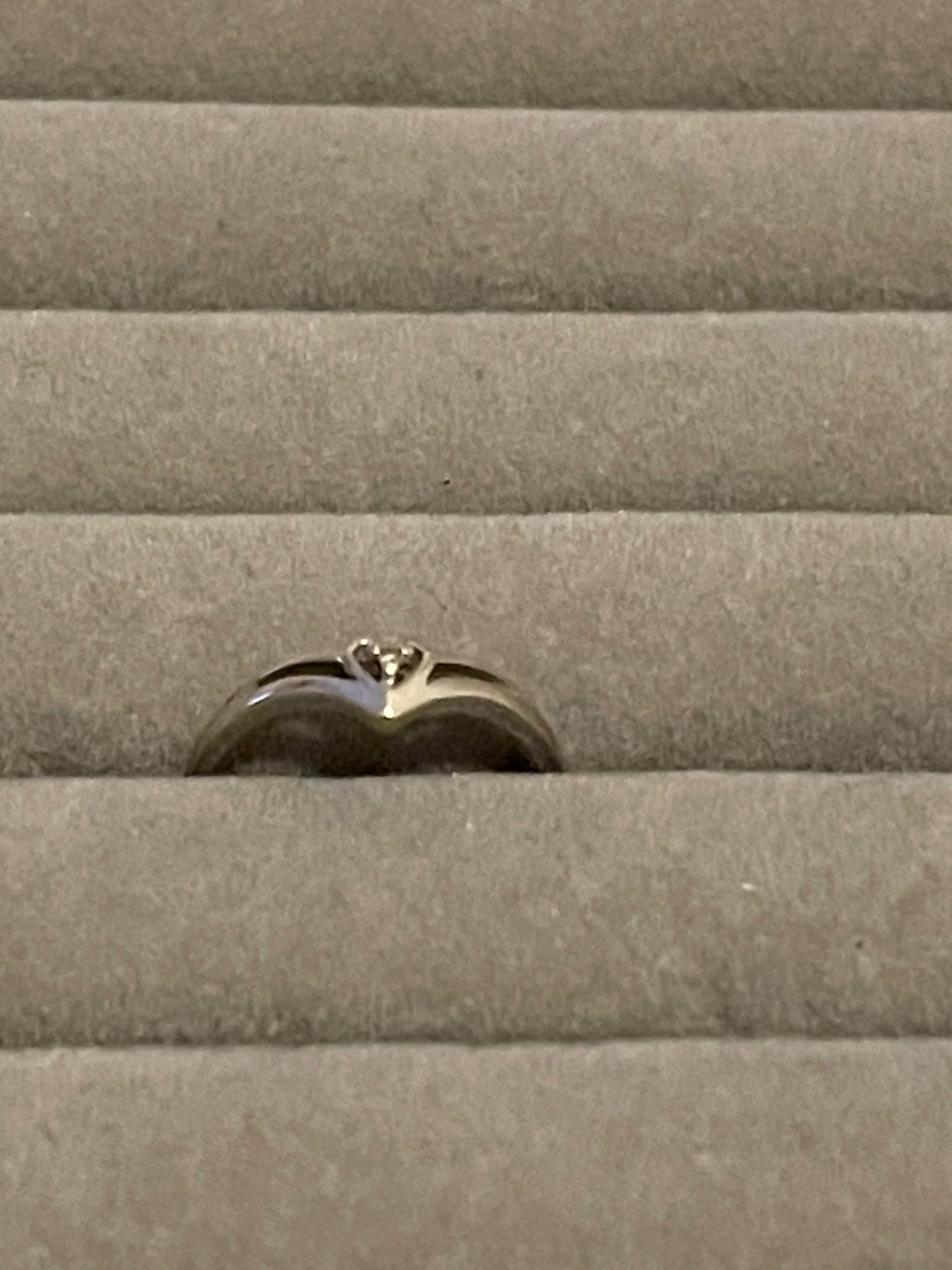 -RARE- VINTAGE 10KWG Diamond PRINCESS HEART promise ring size 5 - photo 2