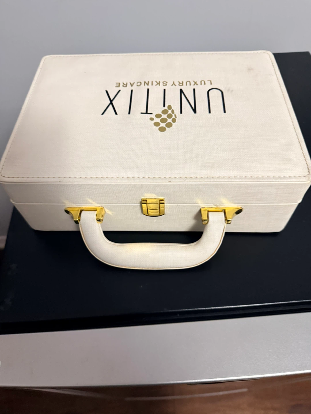 UNITIX Luxury Skincare Device Kit - photo 4