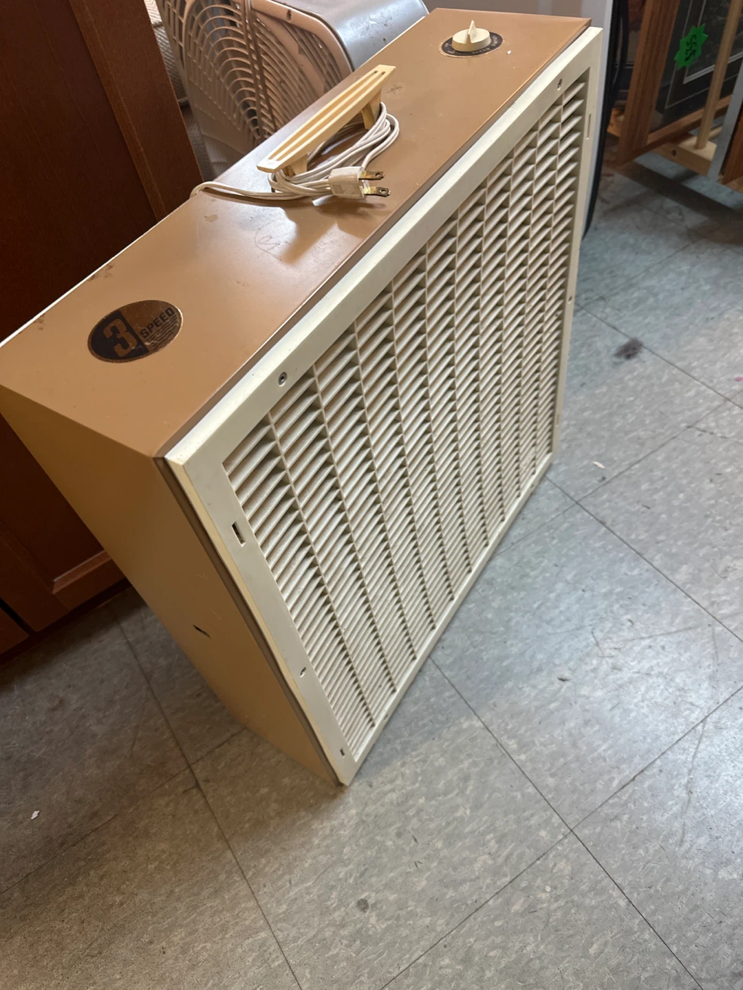 Vintage 3-Speed Box Fan - photo 3