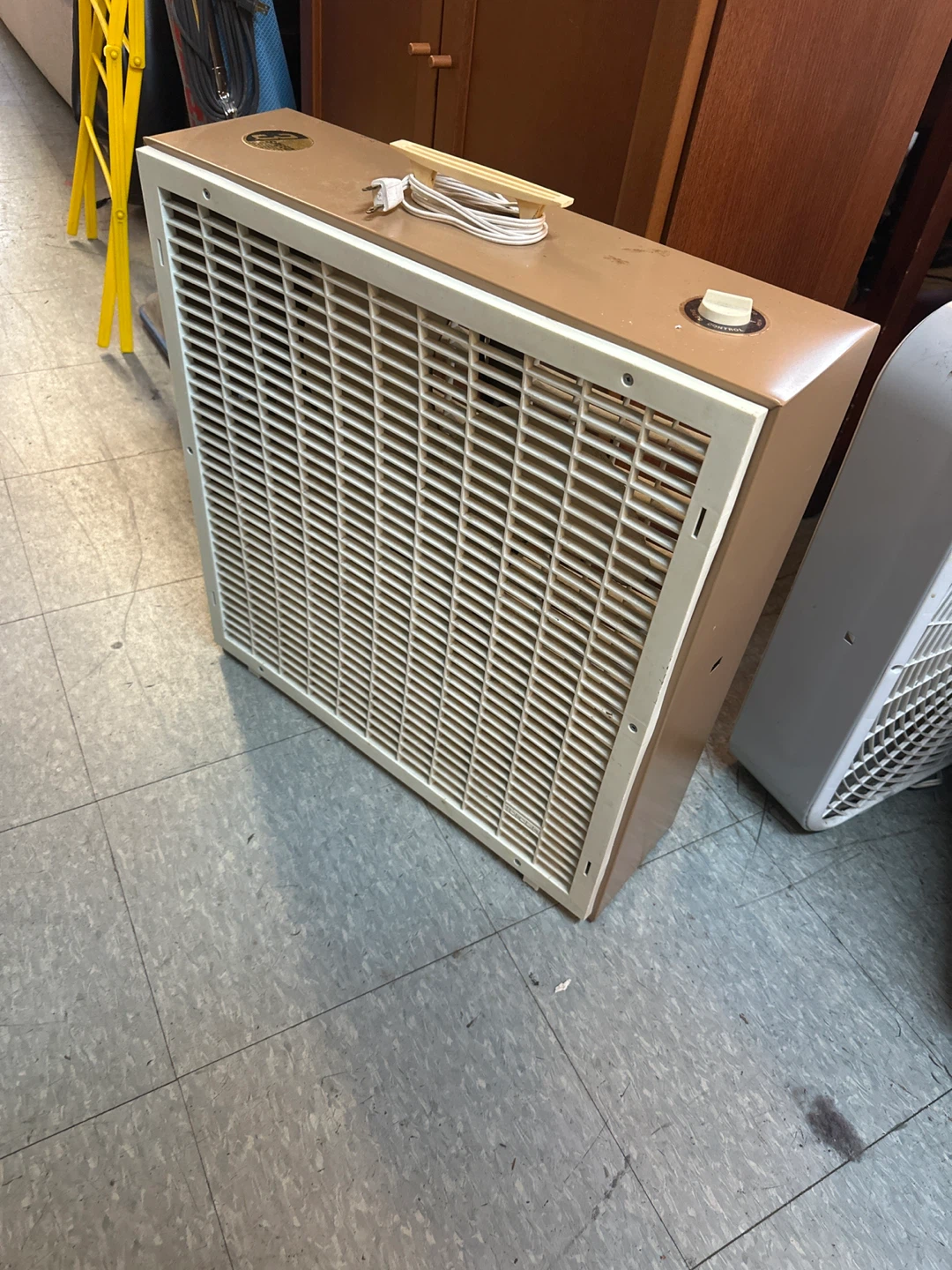 Vintage 3-Speed Box Fan