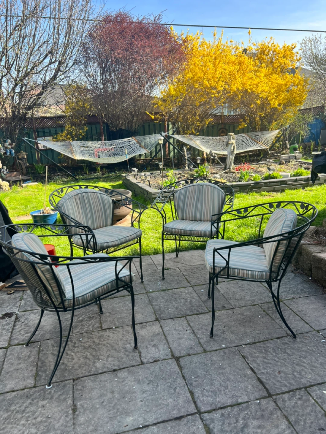 Set of 4 Metal Patio Chairs with Striped Cushions - photo 2