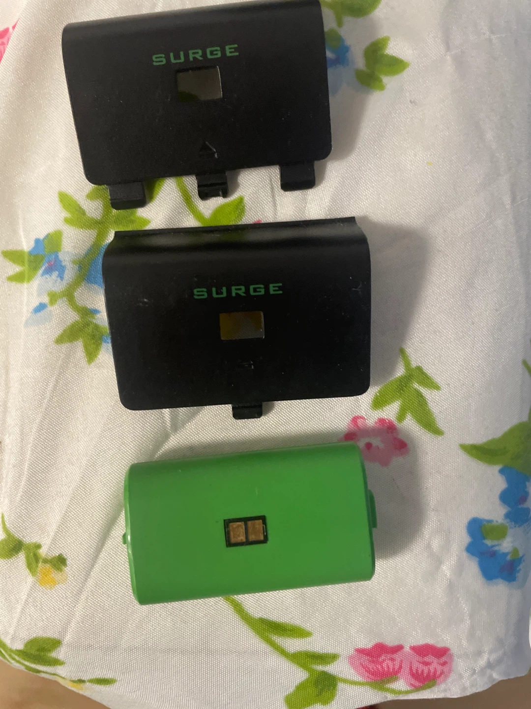 READ DESCRIPTION-Surge Twin Controller Charging Dock - photo 4