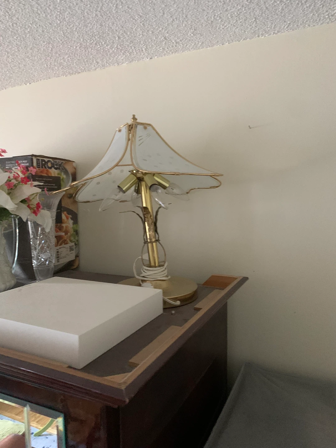 Vintage Gold Table Lamp with White Scalloped Shade