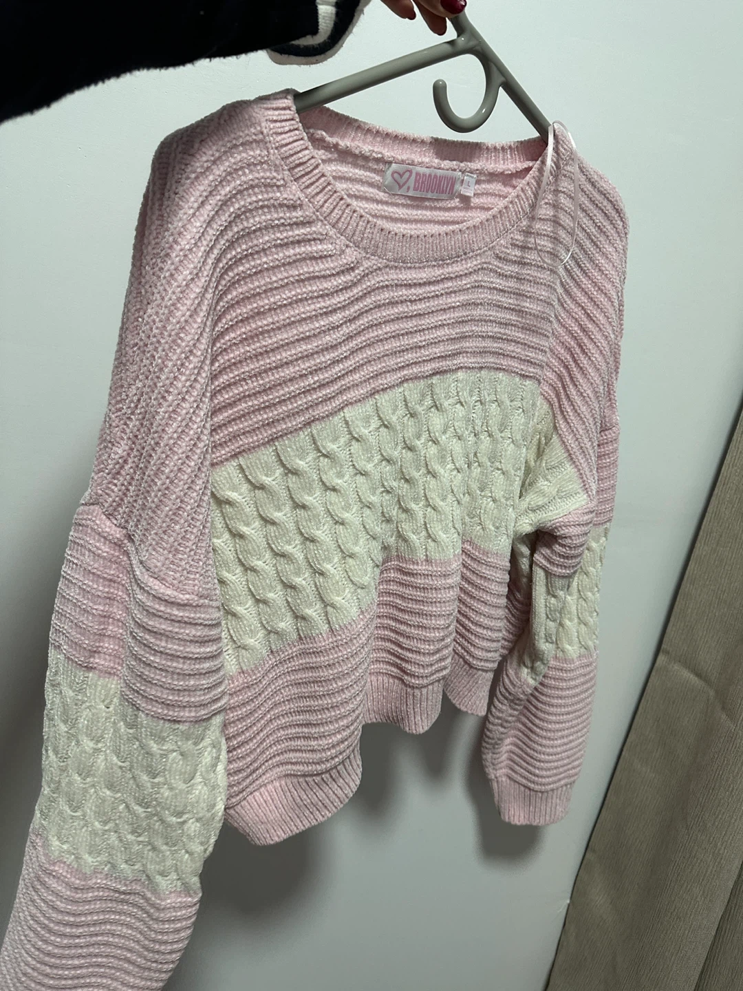 BROOKLYN Pink & Cream Cable Knit Sweater - Size L