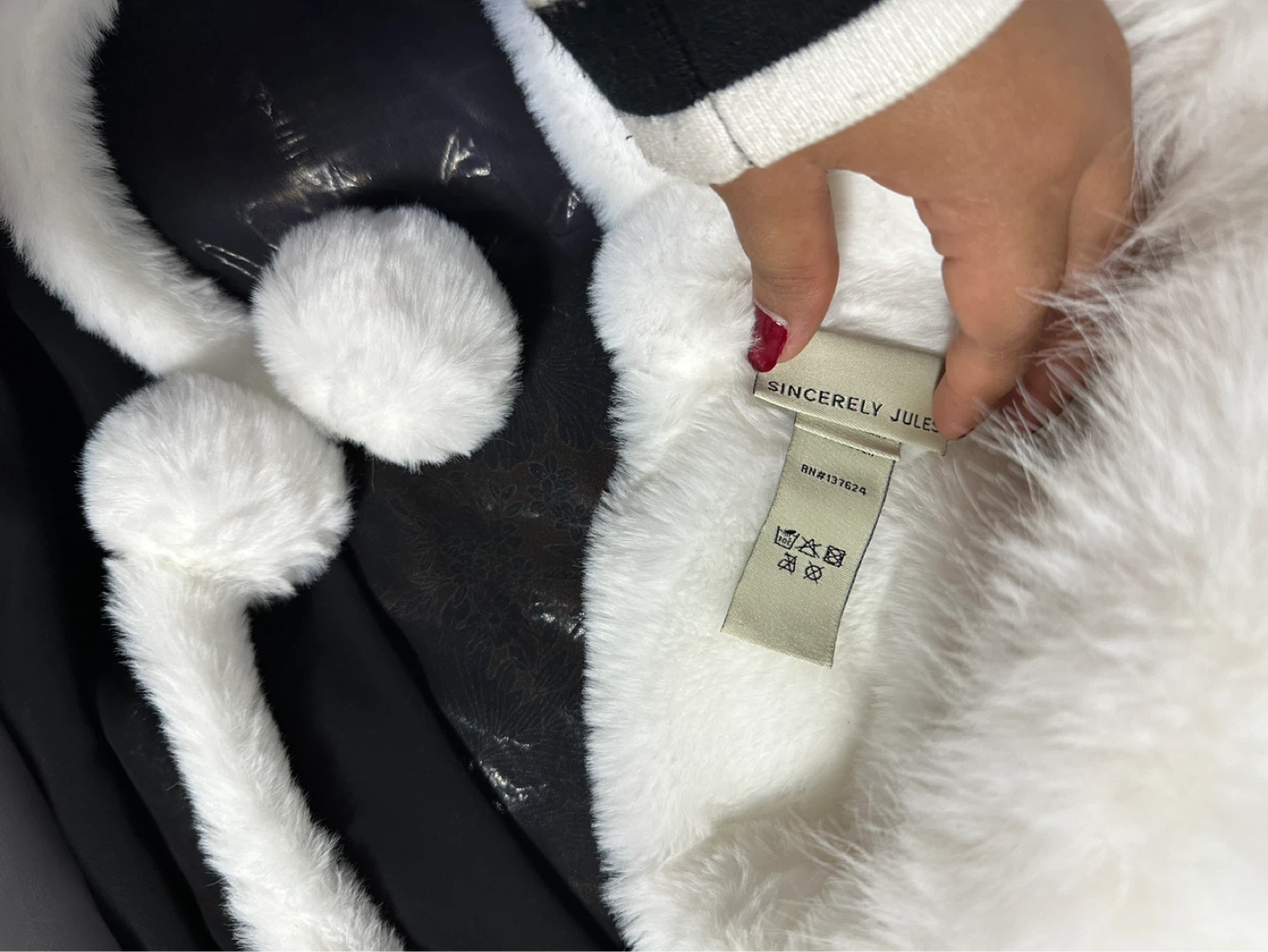 Sincerely Jules White Faux Fur Hood Hat with Paws - photo 3