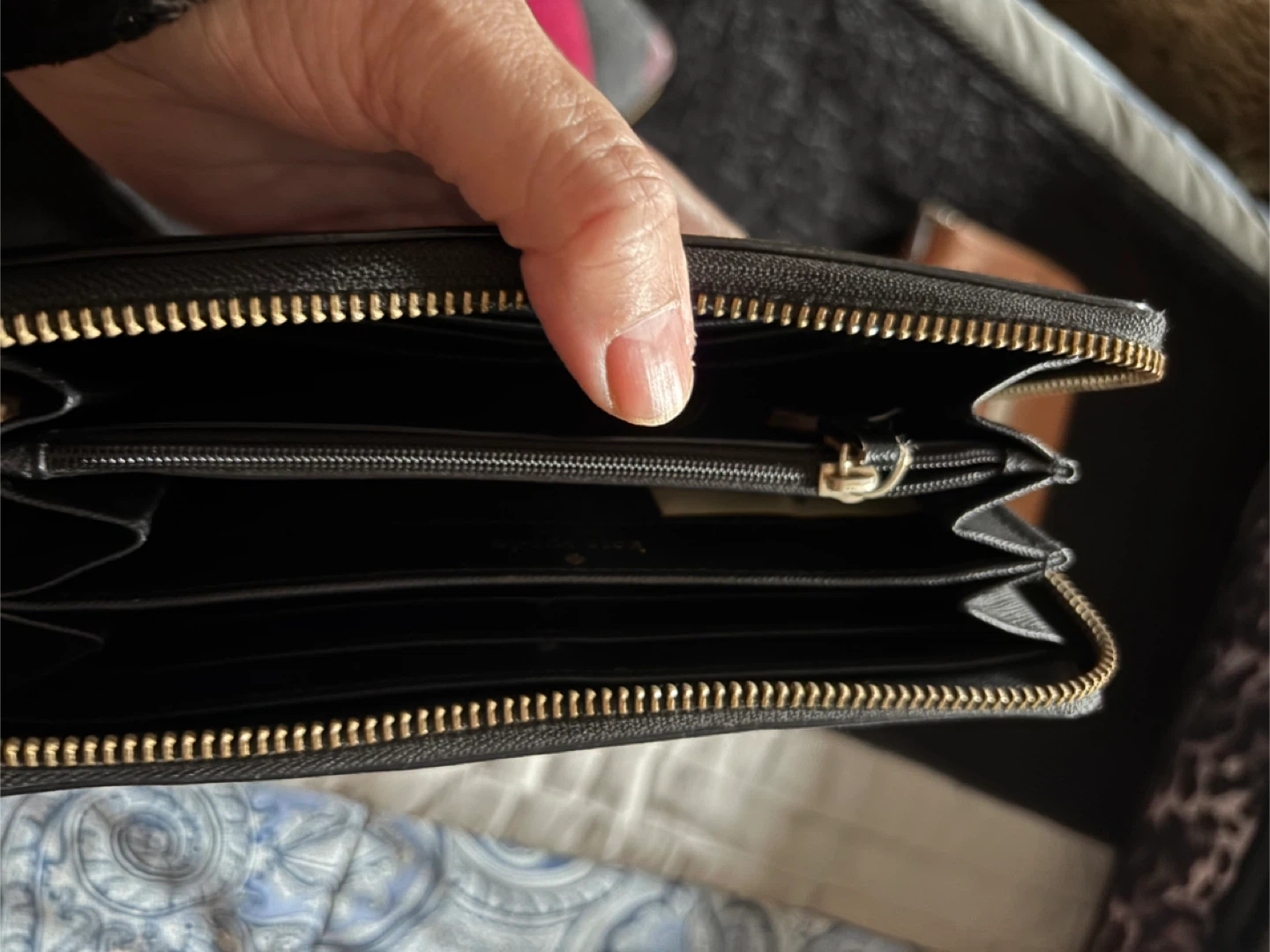 🌱Kate Spade Geometric Wallet & 2 Black/Brown Wallets - photo 3