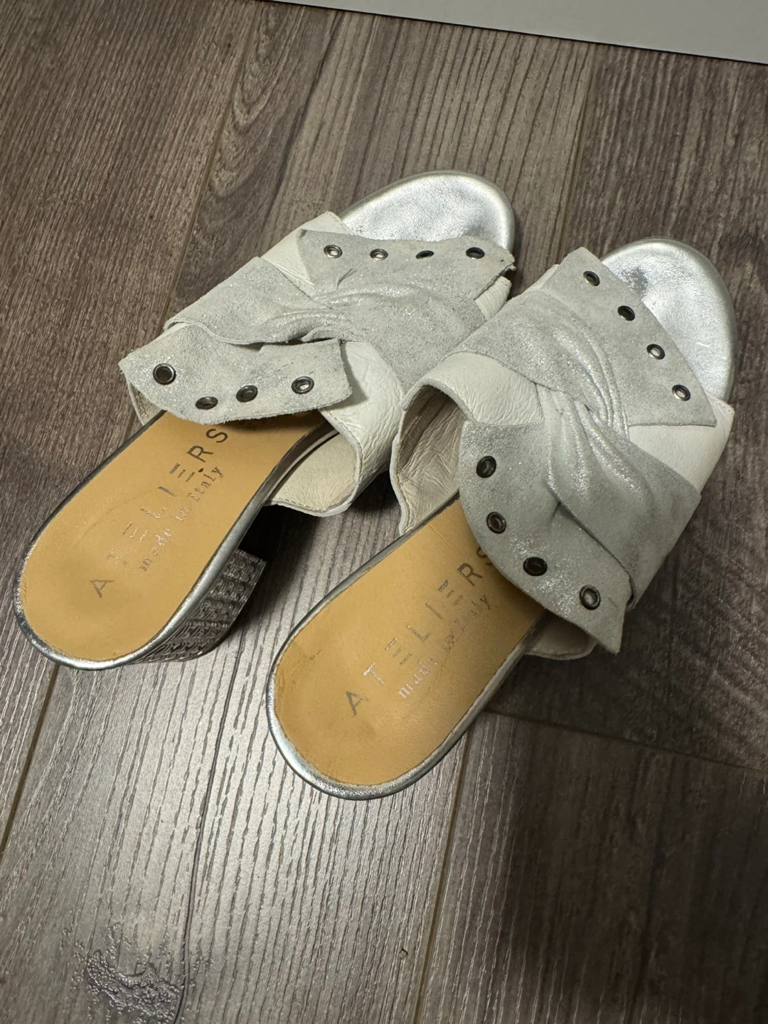 Ateliers Made in Italy Silver Slides Size 39 - photo 2