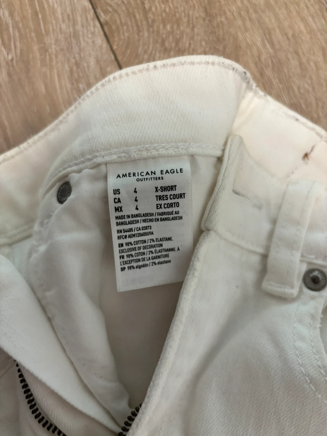 American Eagle Mom Straight Jeans - White, Size 4 - photo 5