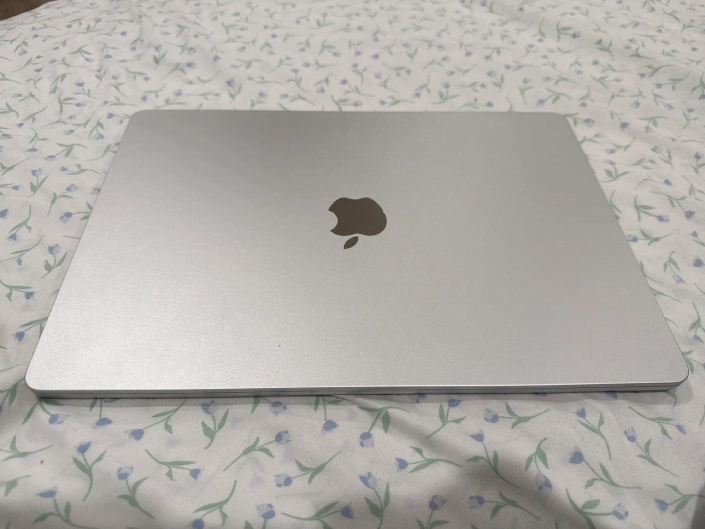 Apple MacBook air 16-inch